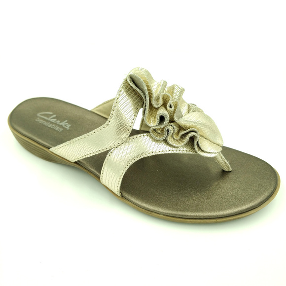 clarks leather thongs